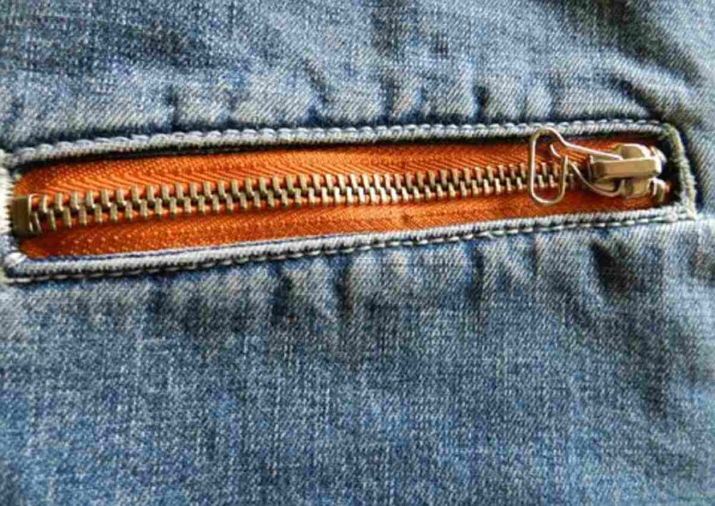 how to fix a zipper that splits