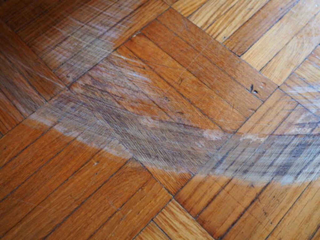 how to get scratches out of laminate flooring