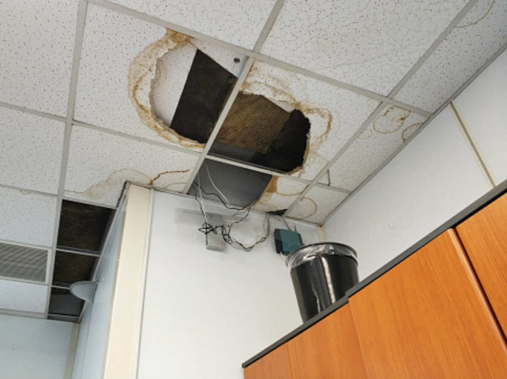how to repair cracks in plasterboard ceiling