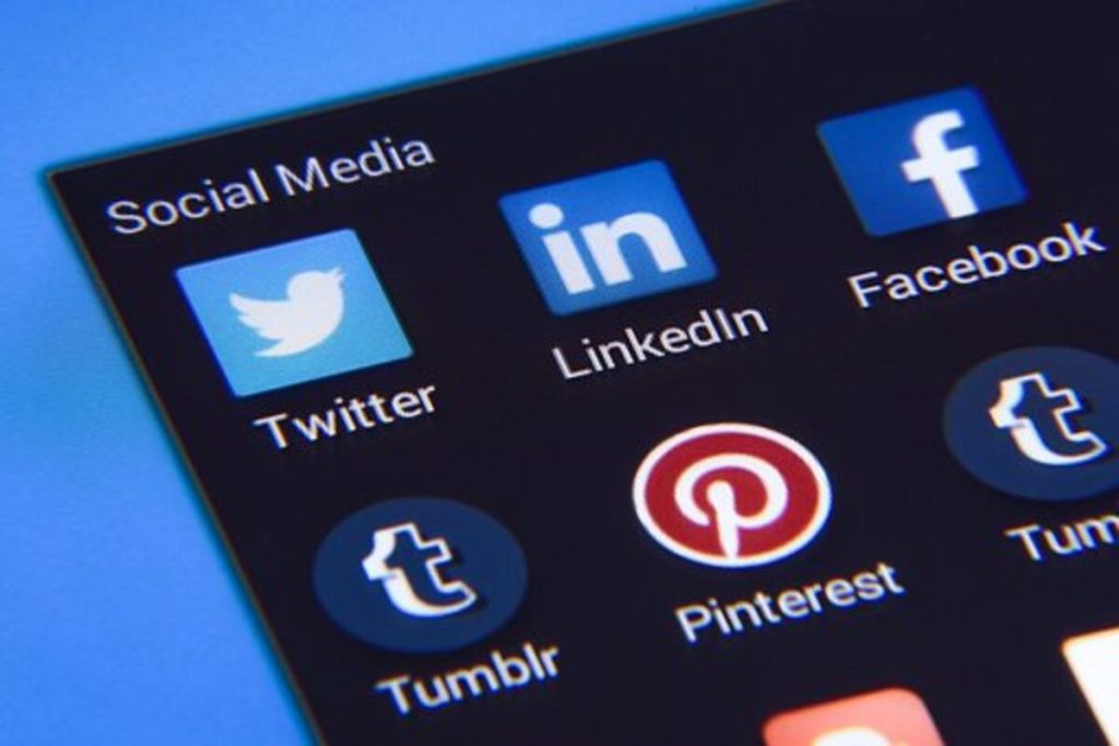 How Much Of The World Uses Social Media