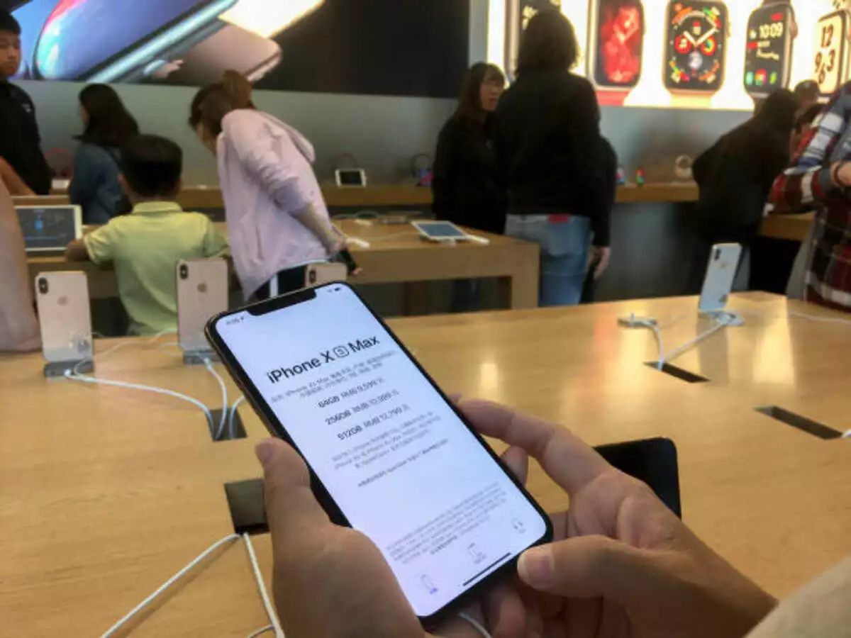 how to delete history on iphone