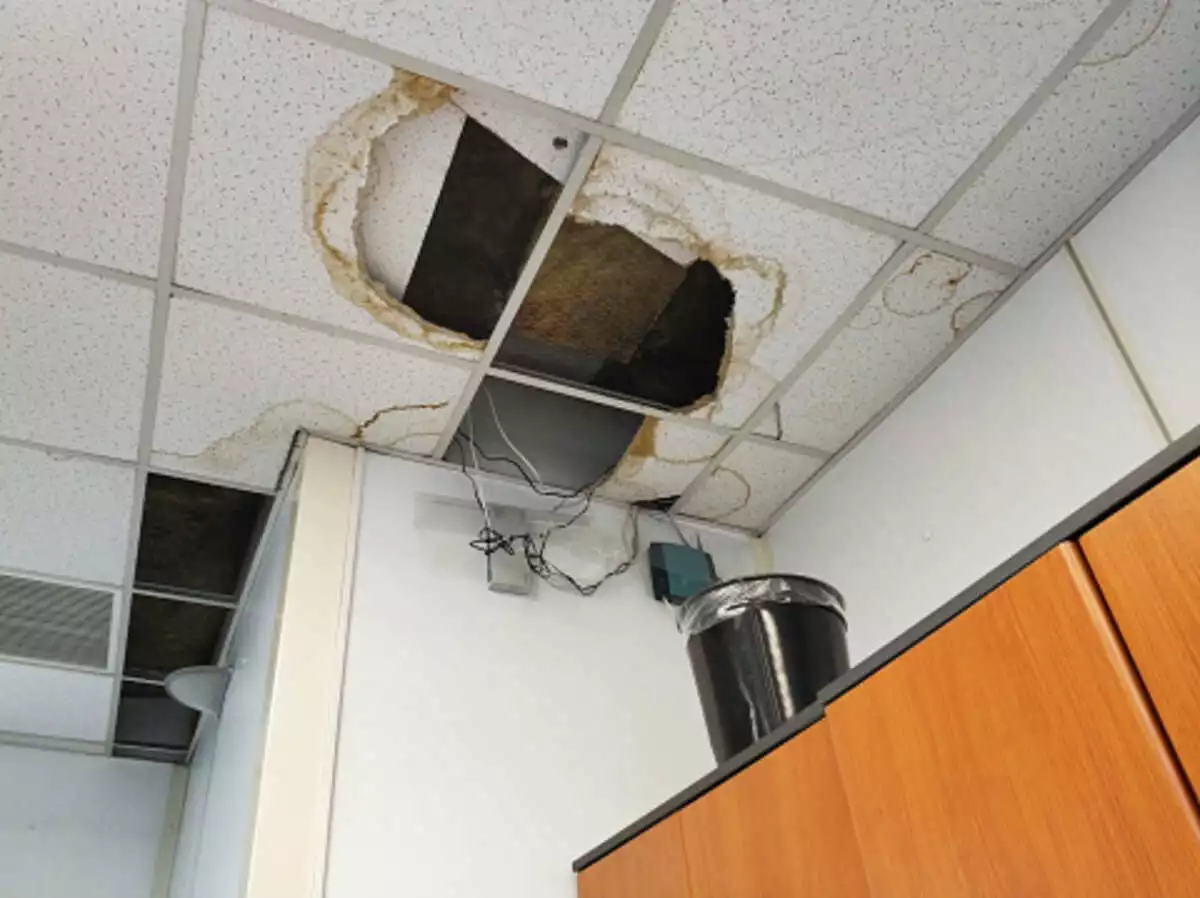 how to repair cracks in plasterboard ceiling